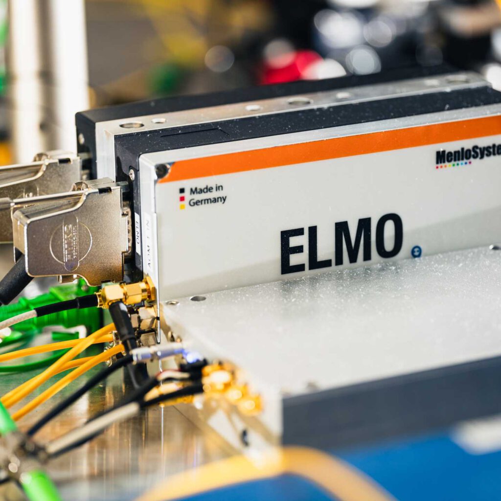 customized ELMO femptosecond laser system by Menlo Systems for SURQUID Project